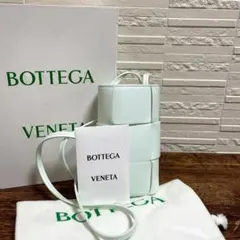 m*o様 新品 BOTTEGA VENETA AirPodsケース シリコンラバ - メルカリ