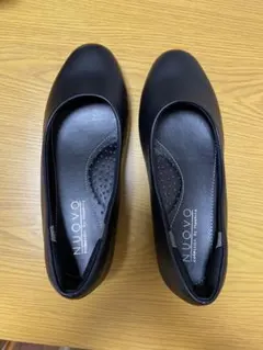 黒ブラック パンプス ローヒール　23.0cm 4E