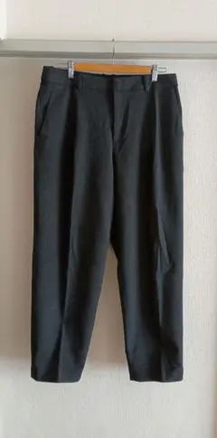 ヒートテックタックテーパードパンツ　グレー