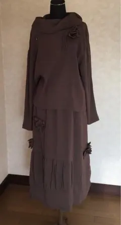 合馬公式アカウント2様専用ロベルタ 新品未使用 ブラウンにお花 スーツスカート