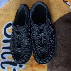 【新品未使用】KEEN ブラック サンダル 編み上げデザイン23サイズ