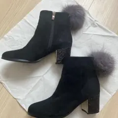 新品　黒スエードブーツ　ファー付き