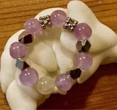 天然石ビーズリング、ラベンダーアメジストと一粒のムーンストーン入り