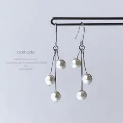 №64 3連スワロフスキーパール シルバー ピアス／イヤリング ステンレス316