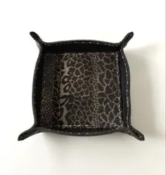 インテリアトレイ　ハンドメイド　レザー　レオパード柄　黒