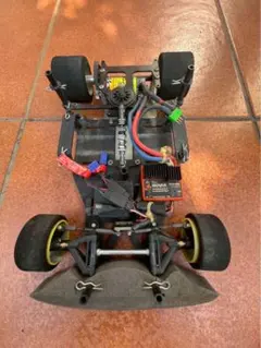 カワダ　NOVAK 410-HPC 電動ラジコンカー　スペアパーツ付きのサムネイル