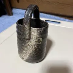 持ち手付きブラウン陶器花器