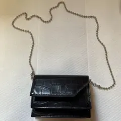 クロコダイル型押し黒ショルダーバッグ