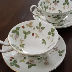 黒壺マーク　ウェッジウッドワイルドストロベリー　カップ&ソーサー2客セット②