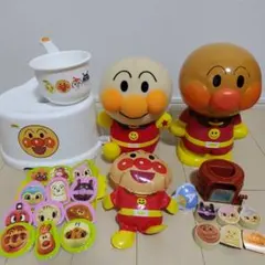 アンパンマン　キッズ用お風呂椅子、手桶　ビニール人形　パン屋さん他　まとめ売り
