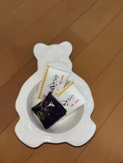 クマの形の陶器製小物入れ