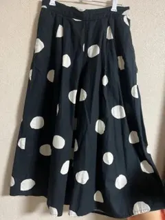 フレアパンツ、ブラック、白、水玉