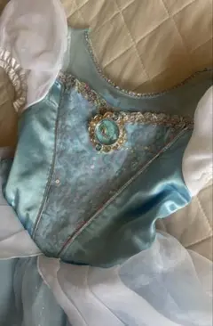 【着画あり】ディズニーストア　公式ドレス シンデレラドレス 100cm 水色のサムネイル
