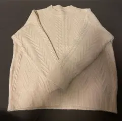 アプリコットアイボリー ケーブルニット 長袖セーター