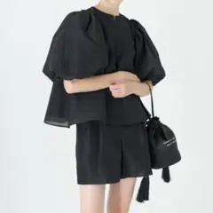 新品　タグつき　ツルバイマリコオイカワ　Augusta 長袖　ニット　ホワイト 新品 タグつき ツルバイマリコオイカワ Augusta 長袖 ニット ホワイト