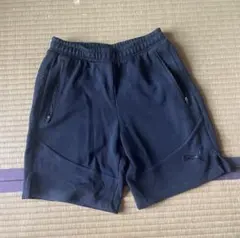 PUMA ブラック ショートパンツ