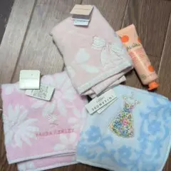 LAURA ASHLEY & JILL STUART プチタオル　ハンドクリーム
