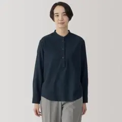 【新品未使用】両面起毛フランネル　スタンドカラー長袖ブラウス・ダークネイビー