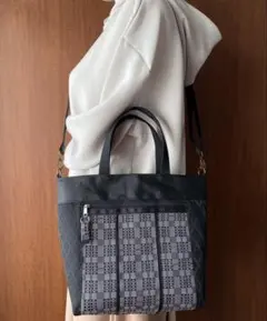 Item thumbnail for item 3e122662-d7d6-40a6-b779-1e7385db0fcb