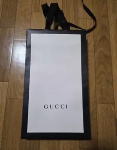 GUCCI 紙袋 ショッパー 1枚 ホワイト ブラック ロゴ シンプル