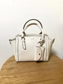 Honeys ホワイト ハンドバッグ ショルダーストラップ付き