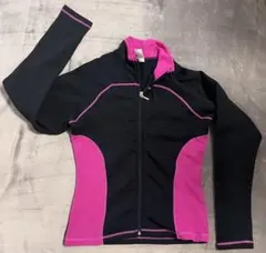 黒とピンクのフルジップジャケット