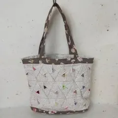 ベージュのオータムバッグ・パッチワーク