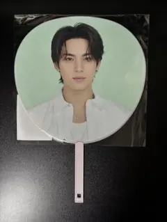 SEVENTEEN ドギョム DK YAKUSOKU JAPAN ペンミ うちわ - メルカリ