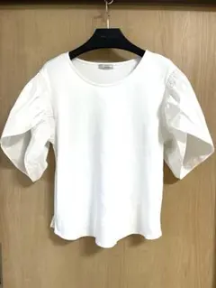 お値下げ（美品）ベアトリス　バルーンスリーブ Tシャツ.ブラウス（新品）サイズMのサムネイル