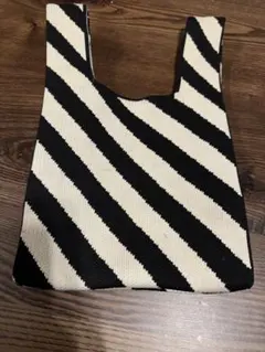 黒と白のストライプ トートバッグ