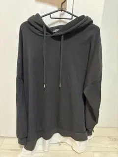 SUREVE ブラック フード付きパーカー