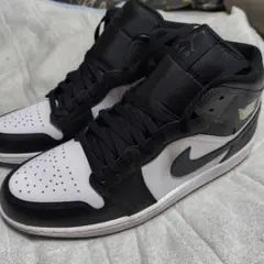 NIKE AIR JORDAN 1 MID (新品未使用) 箱無し