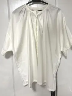 【新品】ルーズフィット ホワイト　プルオーバーシャツ 半袖