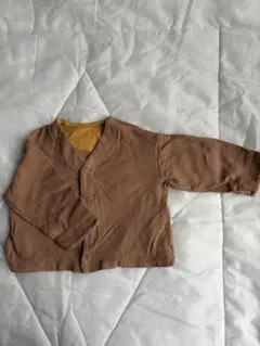 ブラウン ボタン付きカーディガン