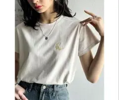 月　tシャツのサムネイル