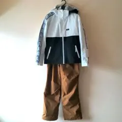 スキーウエア 上下 3日間のみ使用 160