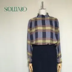極美品◇ソレイアード 洗える チェック柄 スタンドカラーフリル 長袖ブラウス36のサムネイル