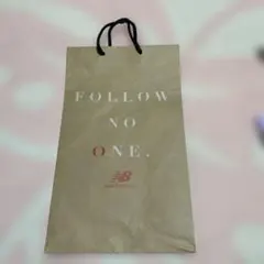 NBの紙袋のサムネイル
