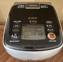 【美品】三菱電機 MITSUBISHI NJ-ST06R-N 三菱電機 - MITSUBISHI 炭炊釜 NJ-ST06R-N 炊飯器 2017年製の通販 by