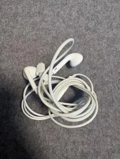 Apple EarPods（Lightningコネクタ）純正 有線イヤホン