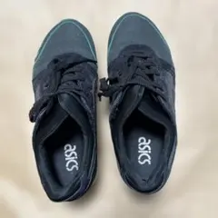 アシックスのスニーカー25cm