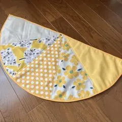 チュ子の編み物❣️テーブルセンター・マルチカバーマット・カラフル