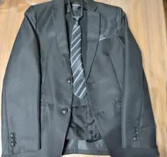 ブラックスーツ・ライトブルーシャツ・ネクタイ・スラックス