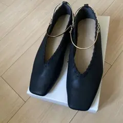 ゴールドアンクレット付き フラットシューズ ブラックのサムネイル