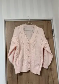 ピンク カーディガン