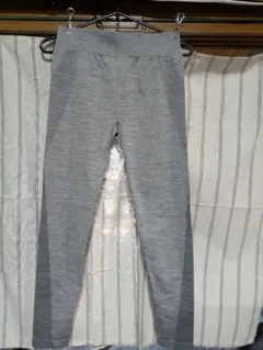 グレー メッシュパネル スポーツレギンス