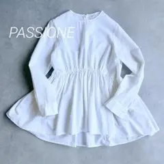 PASSIONE 長袖ペプラムブラウス　ギャザー　ホワイトのサムネイル