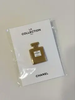 CHANELシャネル　ノベルティ　N°5 香水ボトル型ピンバッジ