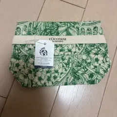 新品★ロクシタン　ホリデーディスカバリーポーチ(グリーン）のサムネイル