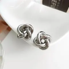 ノットピアス（シルバー）銀色 シルバー 925 トレンド No113